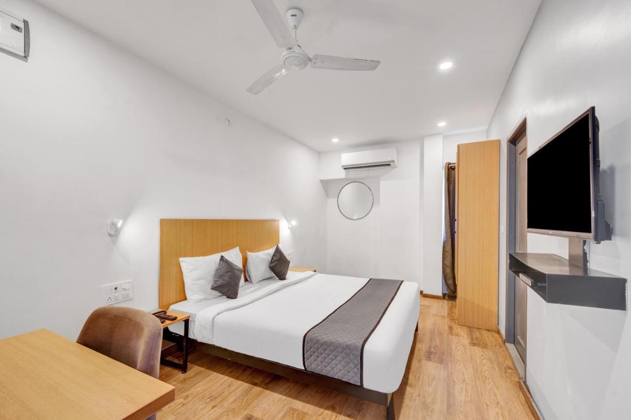 Upar Hotels Uthandi, Ecr 钦奈 外观 照片